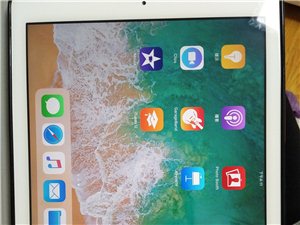 卖自用128G ipad，三月中旬买的，非常新，都是原件，2500元，联系电话15567910990